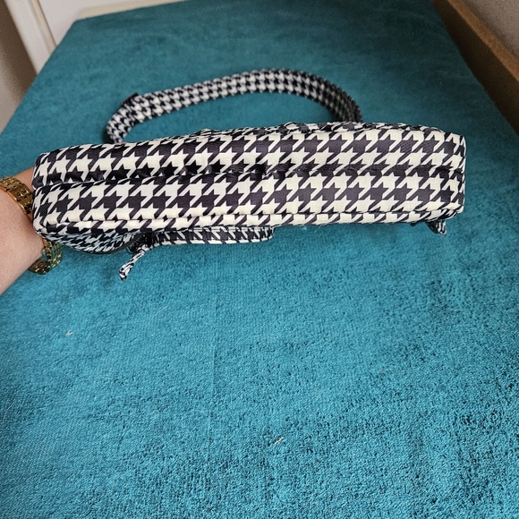 Lug in coupe XL convertible crossbody in Micro Houndstooth - Picture 4 of 9